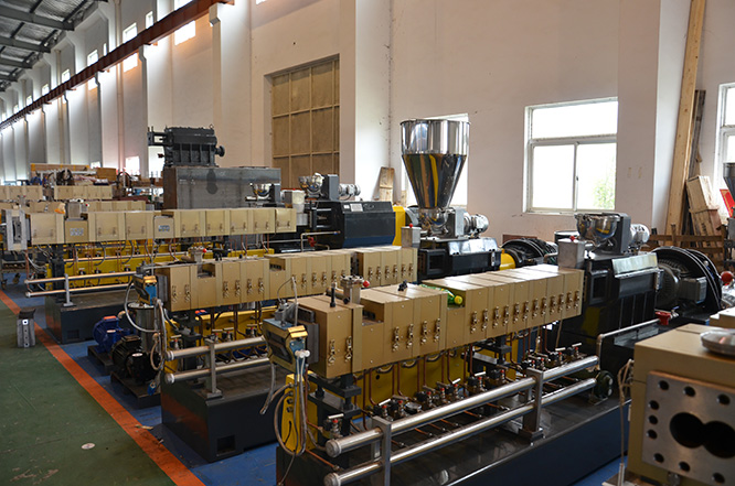 1500-2500高溶脂PP熔噴料，駐極母料，涂膜料專用雙螺桿擠出生產(chǎn)線全套交付!