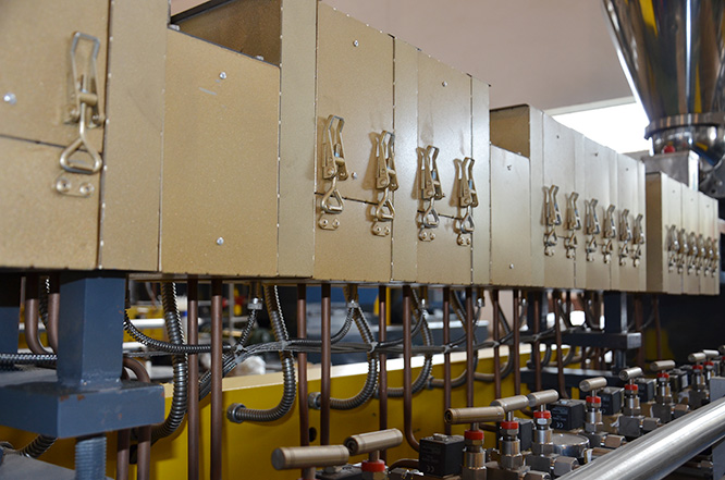 1500-2500高溶脂PP熔噴料，駐極母料，涂膜料專用雙螺桿擠出生產(chǎn)線全套交付!